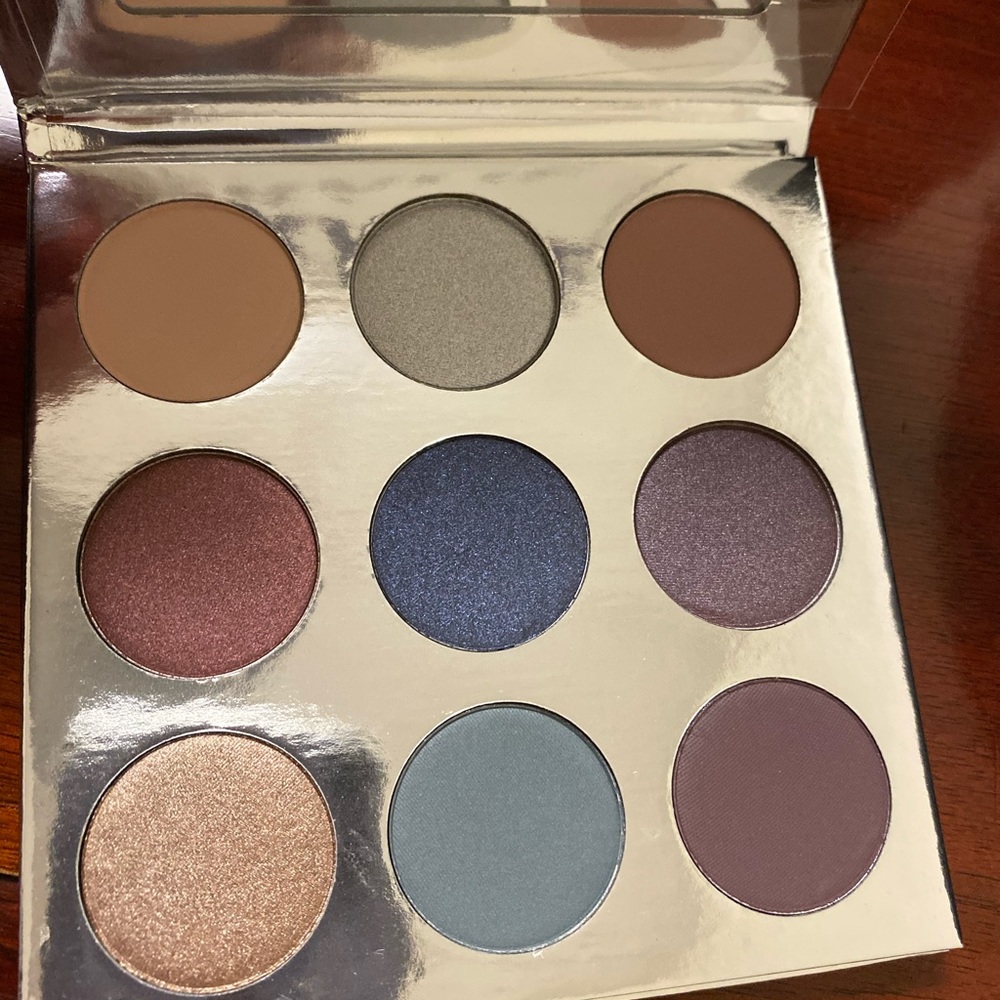 Kylie Cosmetics Holiday 2016 Kyshadow palette